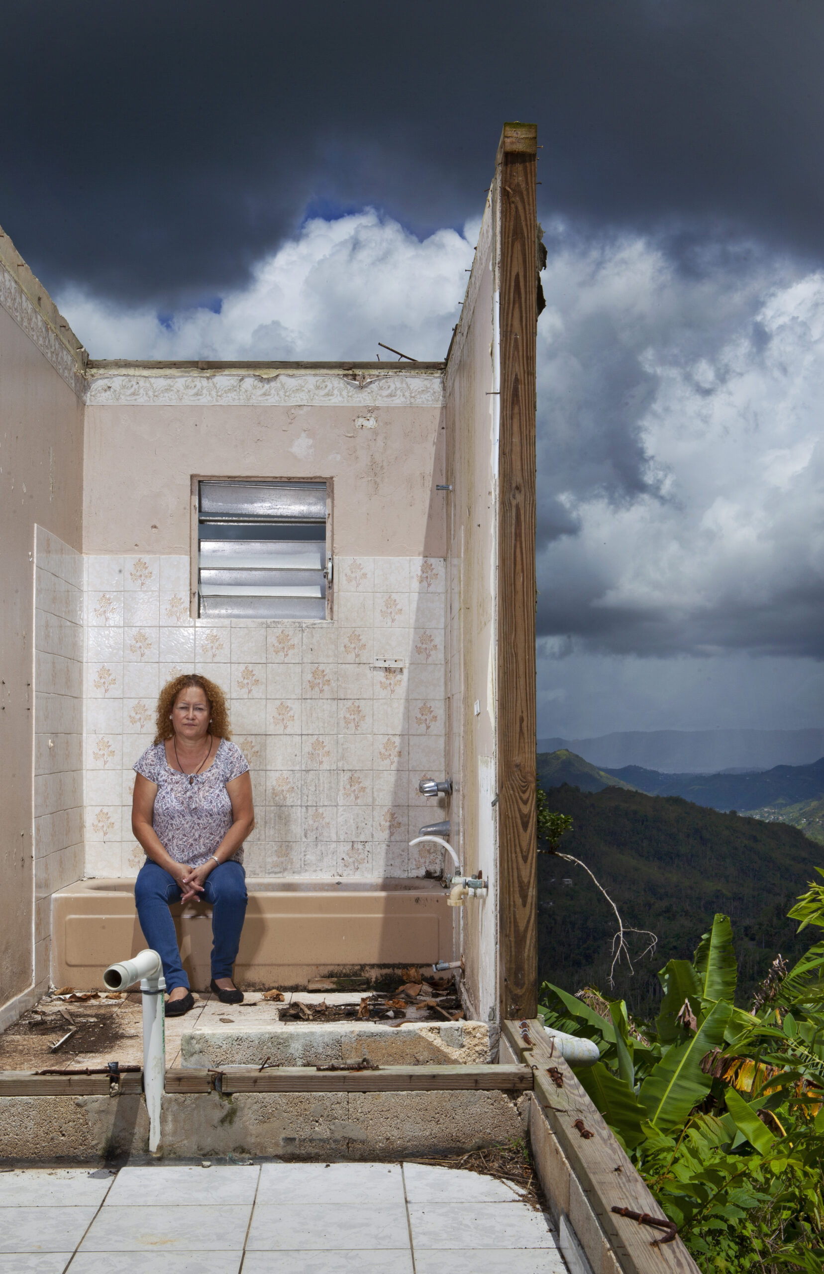 33b8d33399881be19ad0d9d11f3979a9 taxi going up on a hill